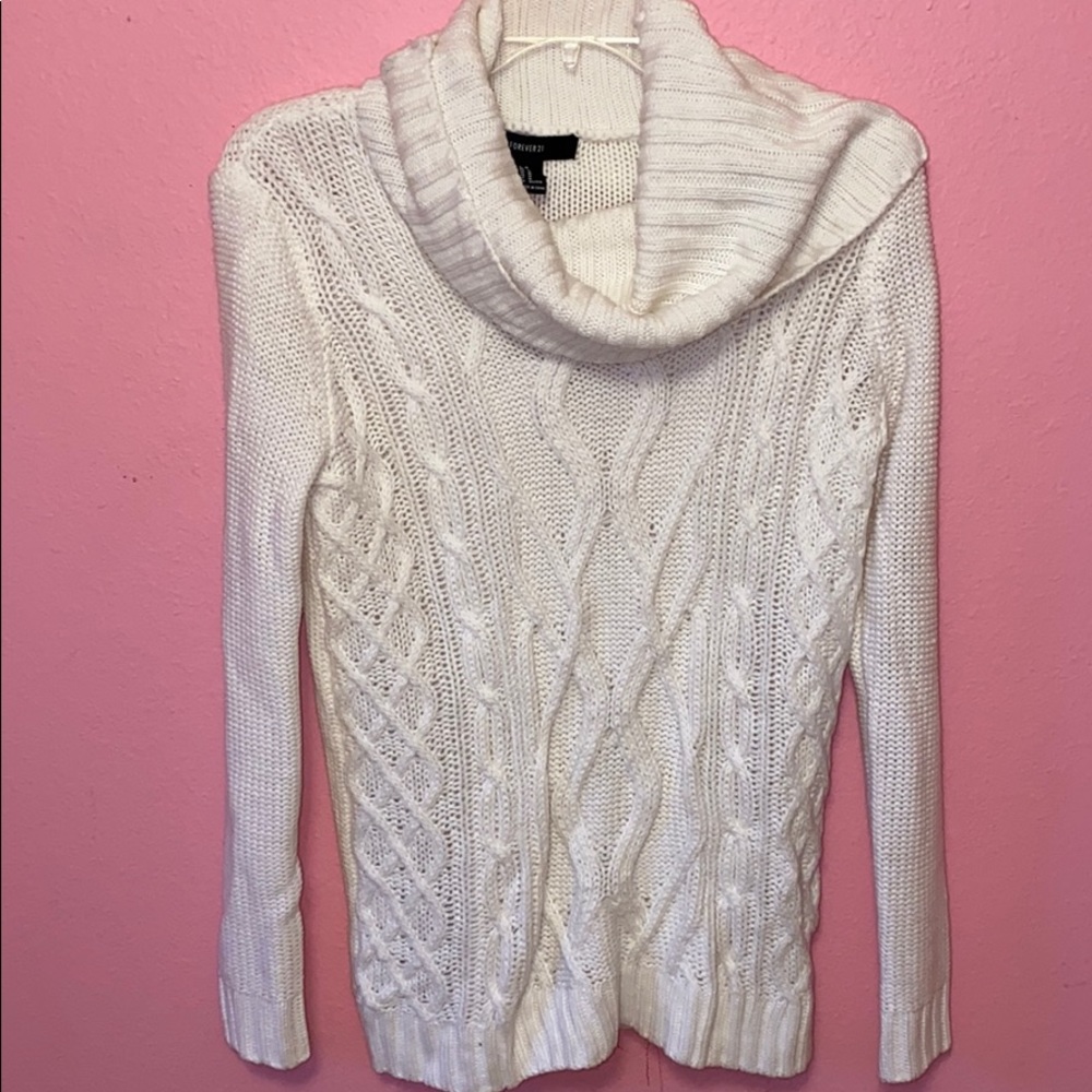 NEW FOREVER 21 SWEATER